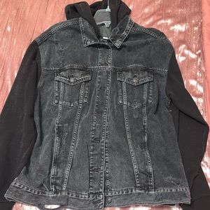 AE DESTROYED DENIM JACKET